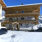 Alpenhit Apartment Saalbach-Hinterglemm